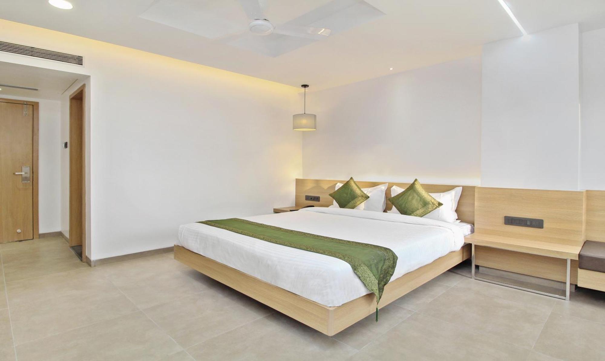 Treebo City Inn Сатара Екстериор снимка