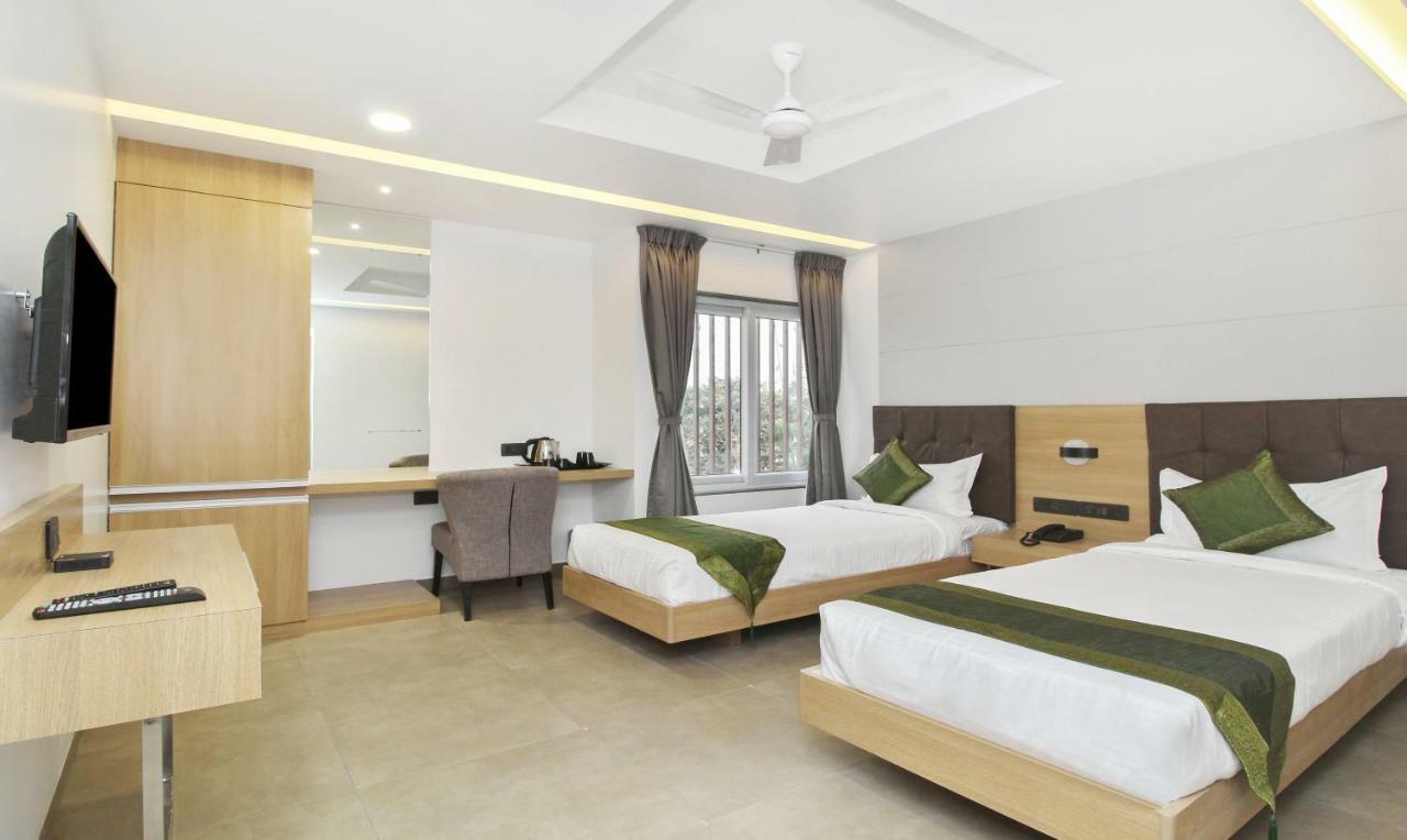 Treebo City Inn Сатара Екстериор снимка